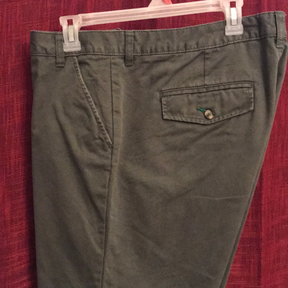 Old Navy olive colored, Capri slacks size 18